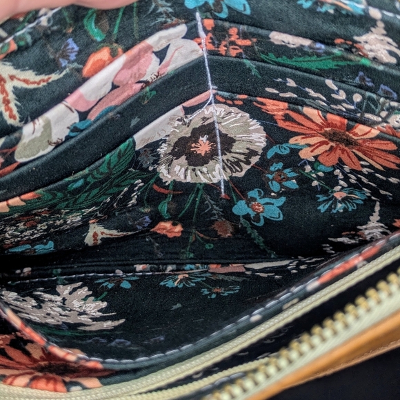 Free2Fly Ivey Wristlet Wallet All Leather Clutch in Cognac - Picture 6 of 11